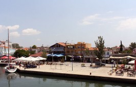 800px-Keramoti-quay-street